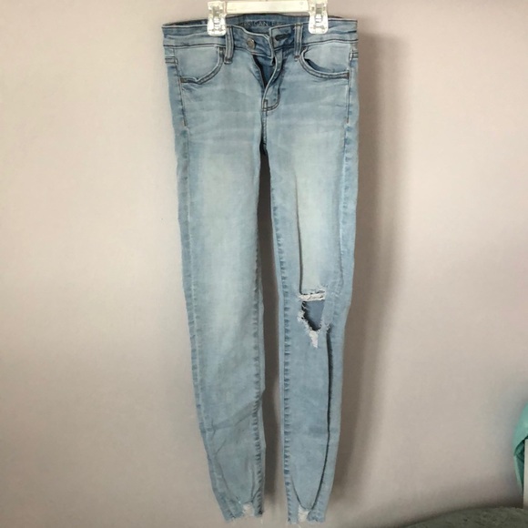 American Eagle Outfitters Denim - American Eagle light wash super stretch jeggings